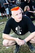 10592