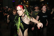 14025